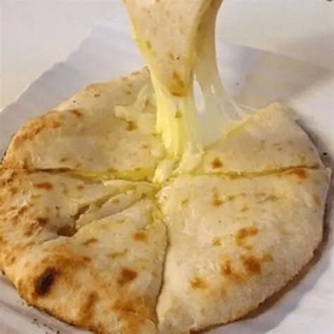 チーズナン cheese naan